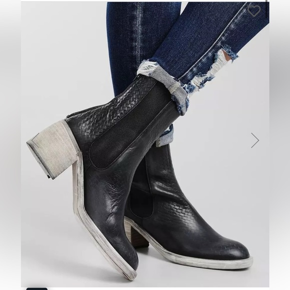 New Free People
Essential Chelsea Boots black leather - Picture 2 of 8